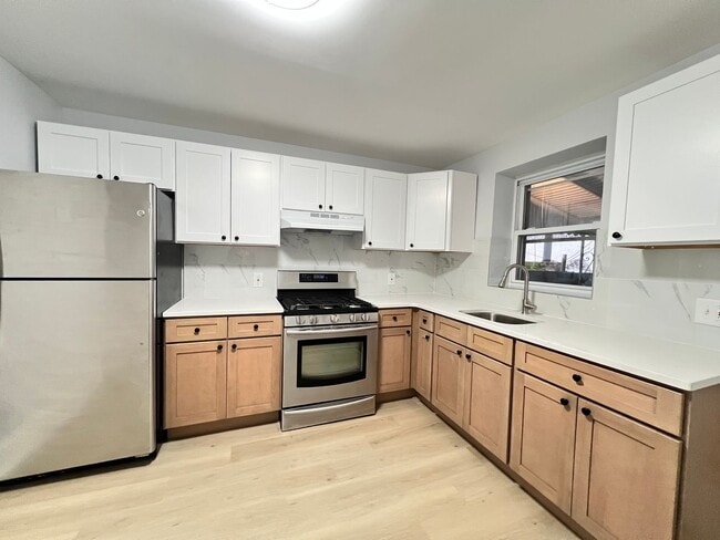 Building Photo - Renovated 3BR/1.5Bth House! Section 8 ONLY!!