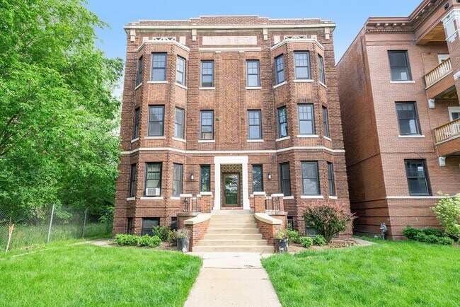 Primary Photo - Keyes Apartments