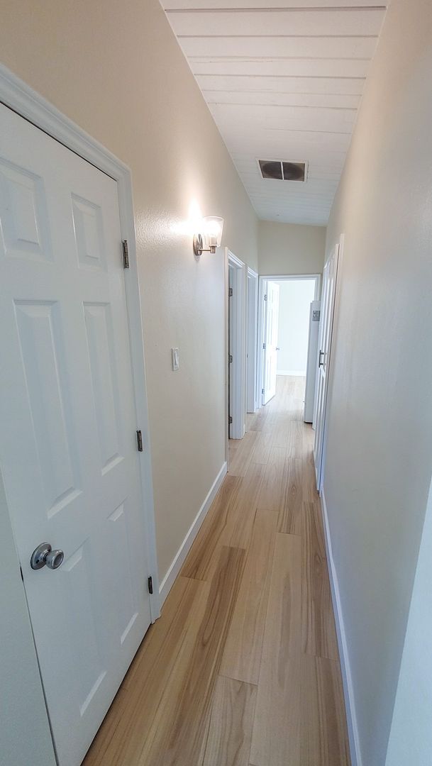 Building Photo - p12216