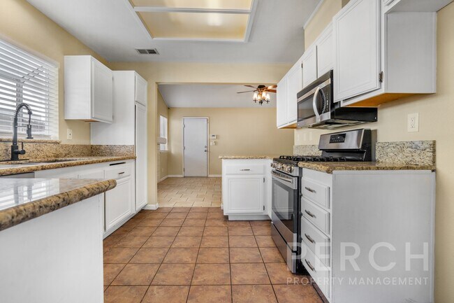 Building Photo - 1285 Granite Dr