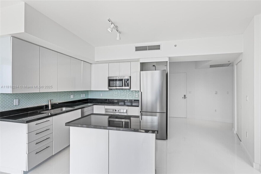 Building Photo - 1300 S Miami Ave
