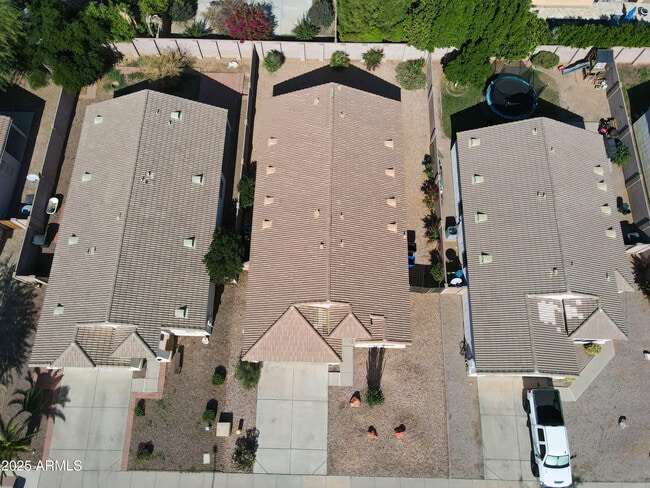 Building Photo - 898 E Monterey St