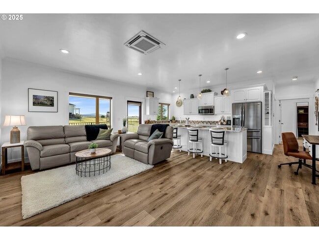 Building Photo - LUXURY FURNISHED ADU FOR RENT – 915 Sq. Ft. Private Retreat, Utilities included!