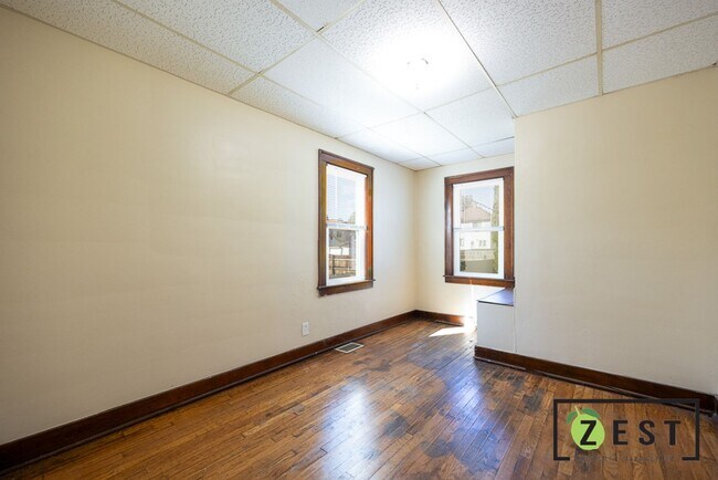 Building Photo - 12 Perrin St