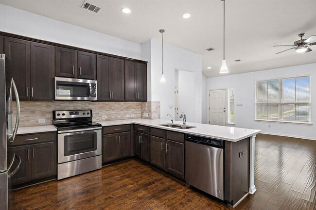 Building Photo - 706 Coconut Grove St