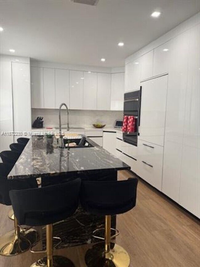 Building Photo - 6901 NW 112th Ave