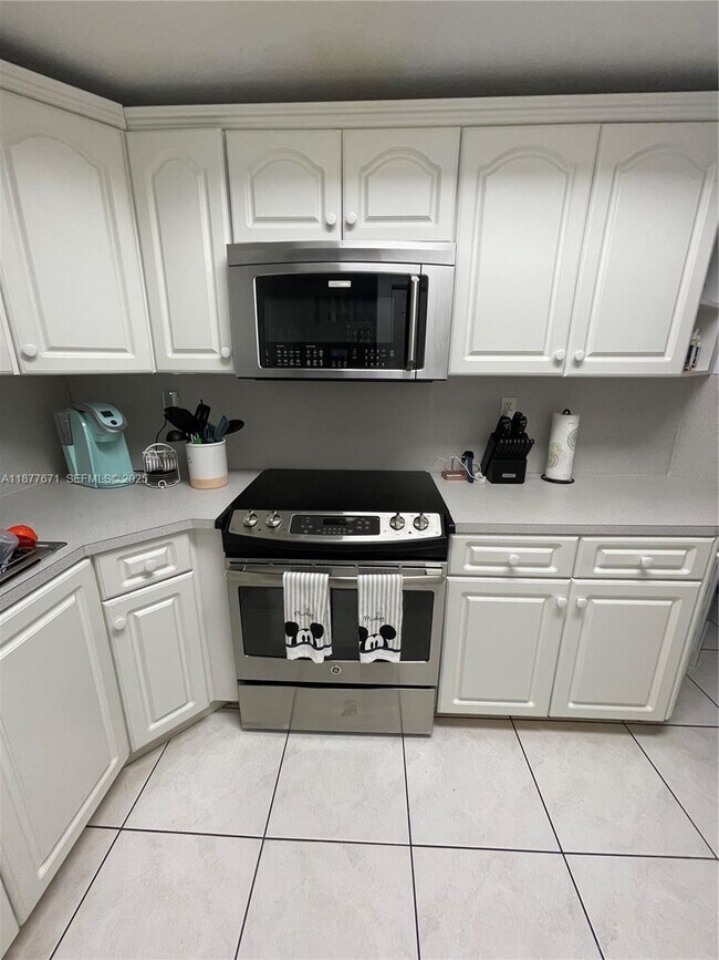 Building Photo - 17405 NW 75th Pl