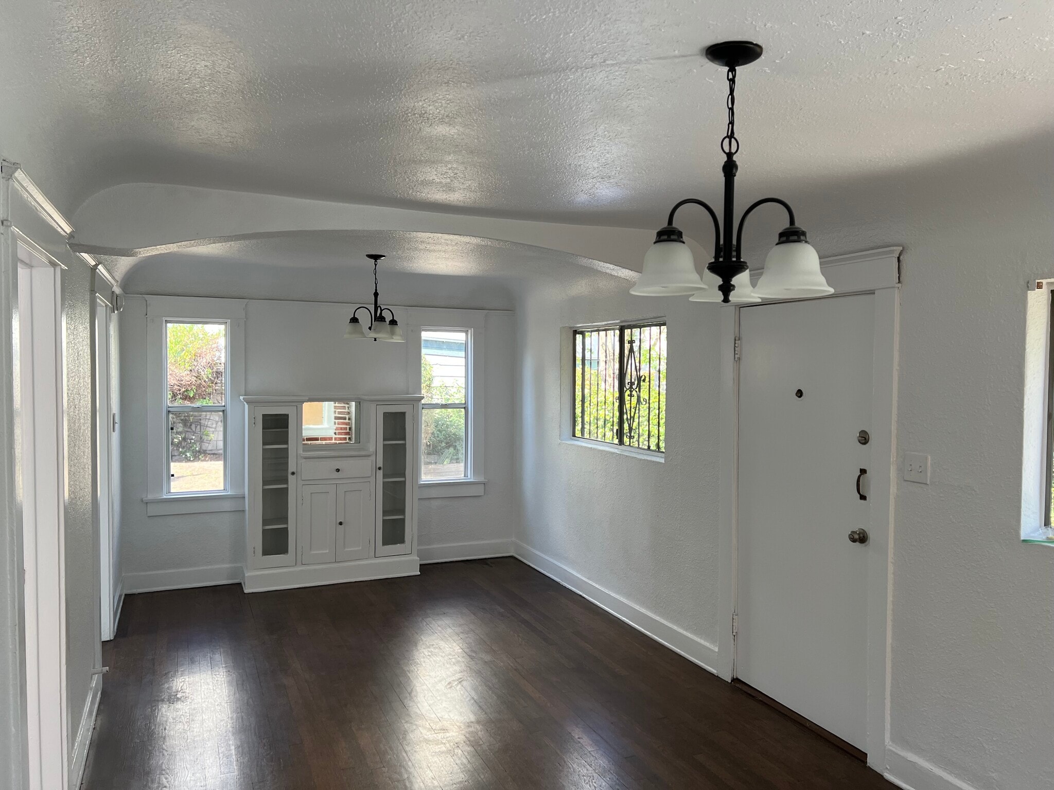 Living-room - 1620 North Avenue 45