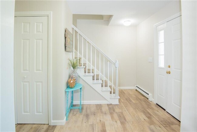 Building Photo - 663 Aquidneck Ave