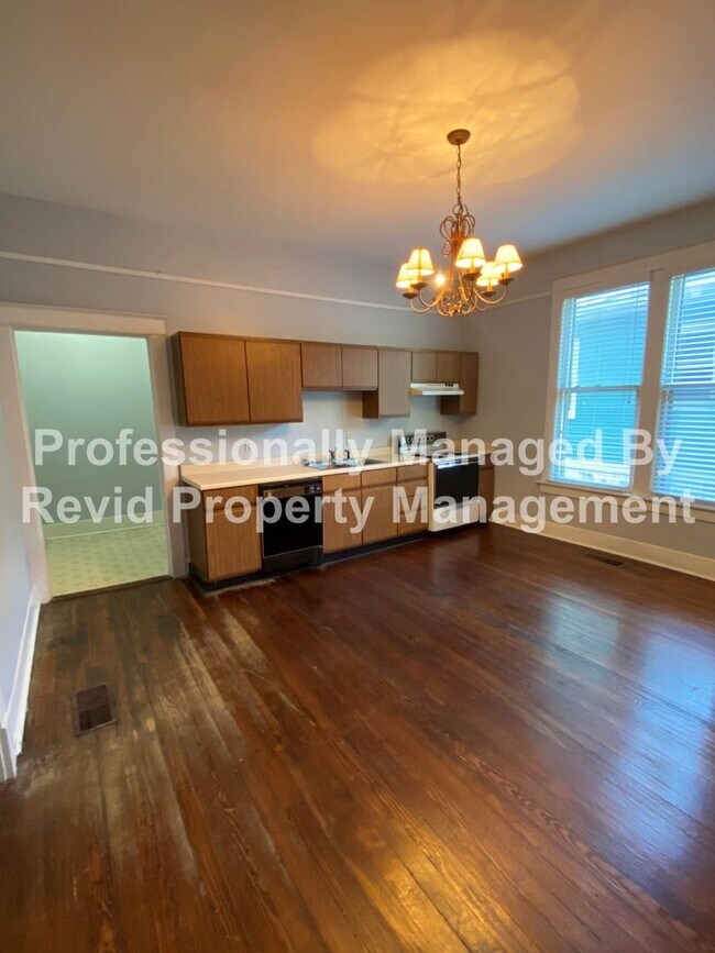 Building Photo - 288 N McLean Blvd