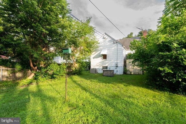 Building Photo - 1037 16th St S