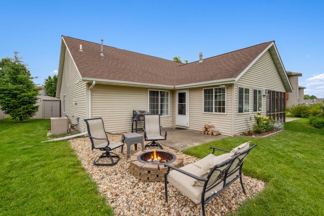 Building Photo - 189 Stephans St