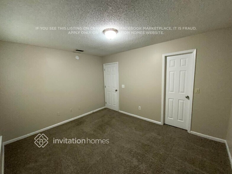 Building Photo - 9713 Peabody Dr N