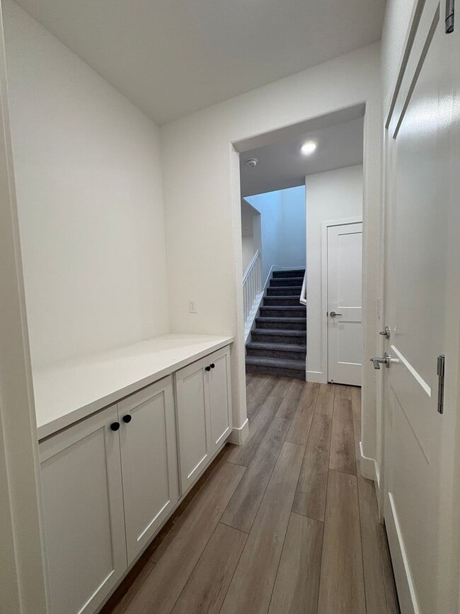 Building Photo - Beautiful 4 Bedroom 2.5 bath Home In Oakley with Solar