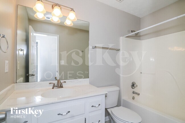 Building Photo - 208 Moore Valley Way