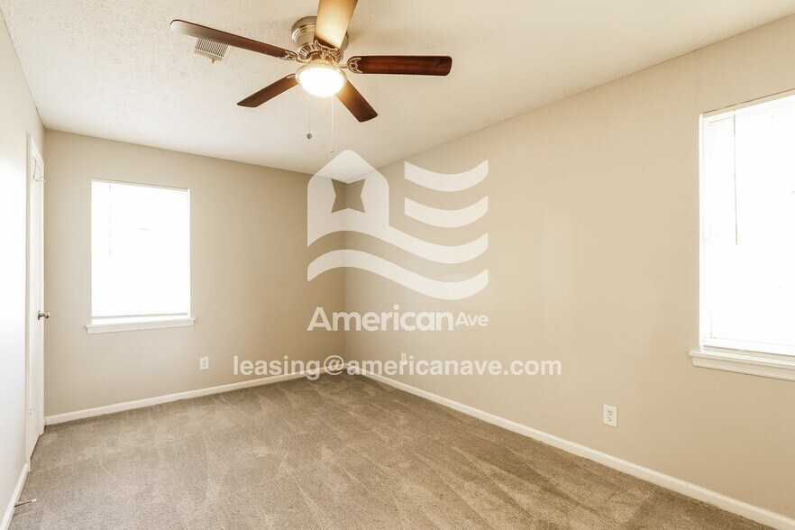 Building Photo - 428 Ron Rd