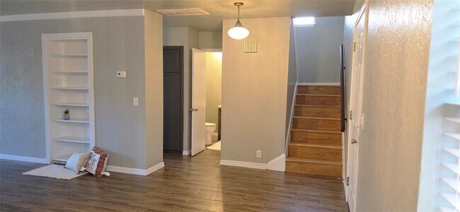 Building Photo - 7307 Edenborough Dr