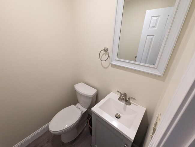 Building Photo - 172 Williamsburg Ct