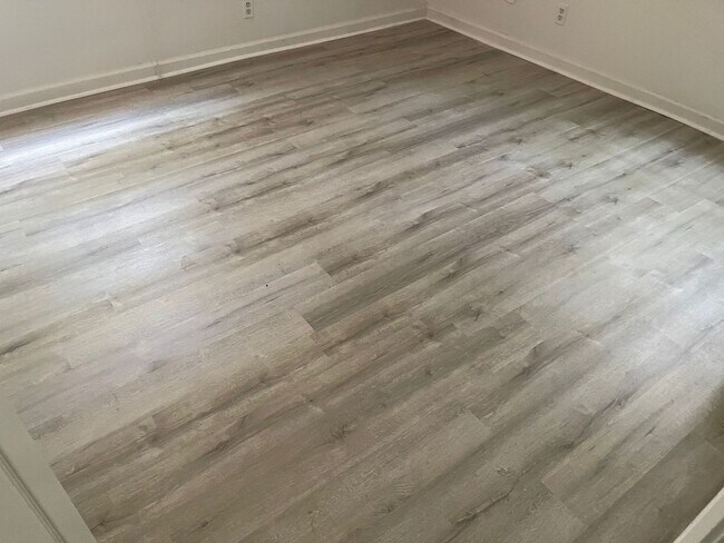 Building Photo - Modern 2-Bed, 1-Bath Oasis with Central Air and Gourmet Kitchen