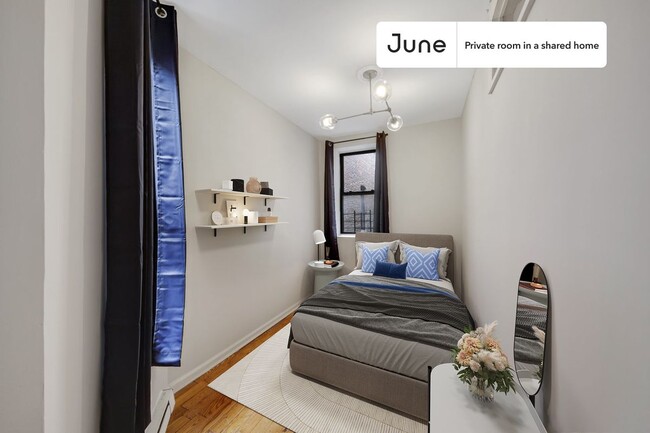 Building Photo - 205 W 109th St