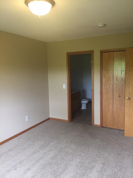lower level bedroom - 15604 84th St NE