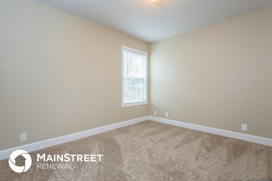 Building Photo - 915 Lavergne Ln