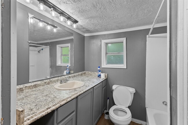 Building Photo - 8206 Sunflower Dr