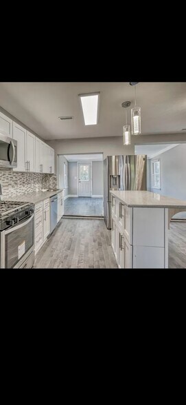 Building Photo - 3637 Dolfield Ave