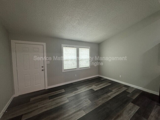 Building Photo - 485 N Fairfield Dr