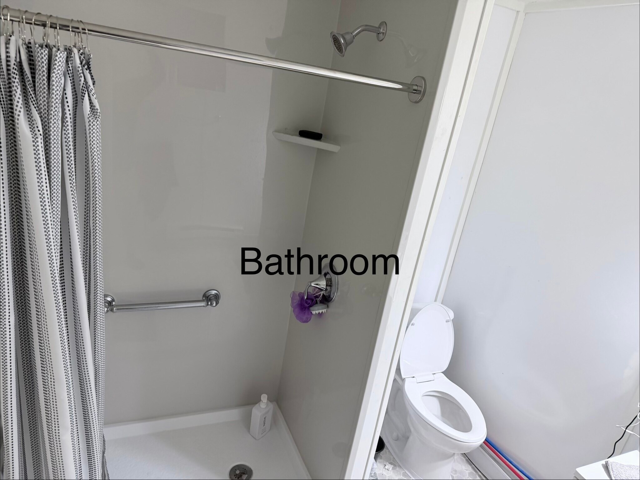 Building Photo - 10 E 5th St