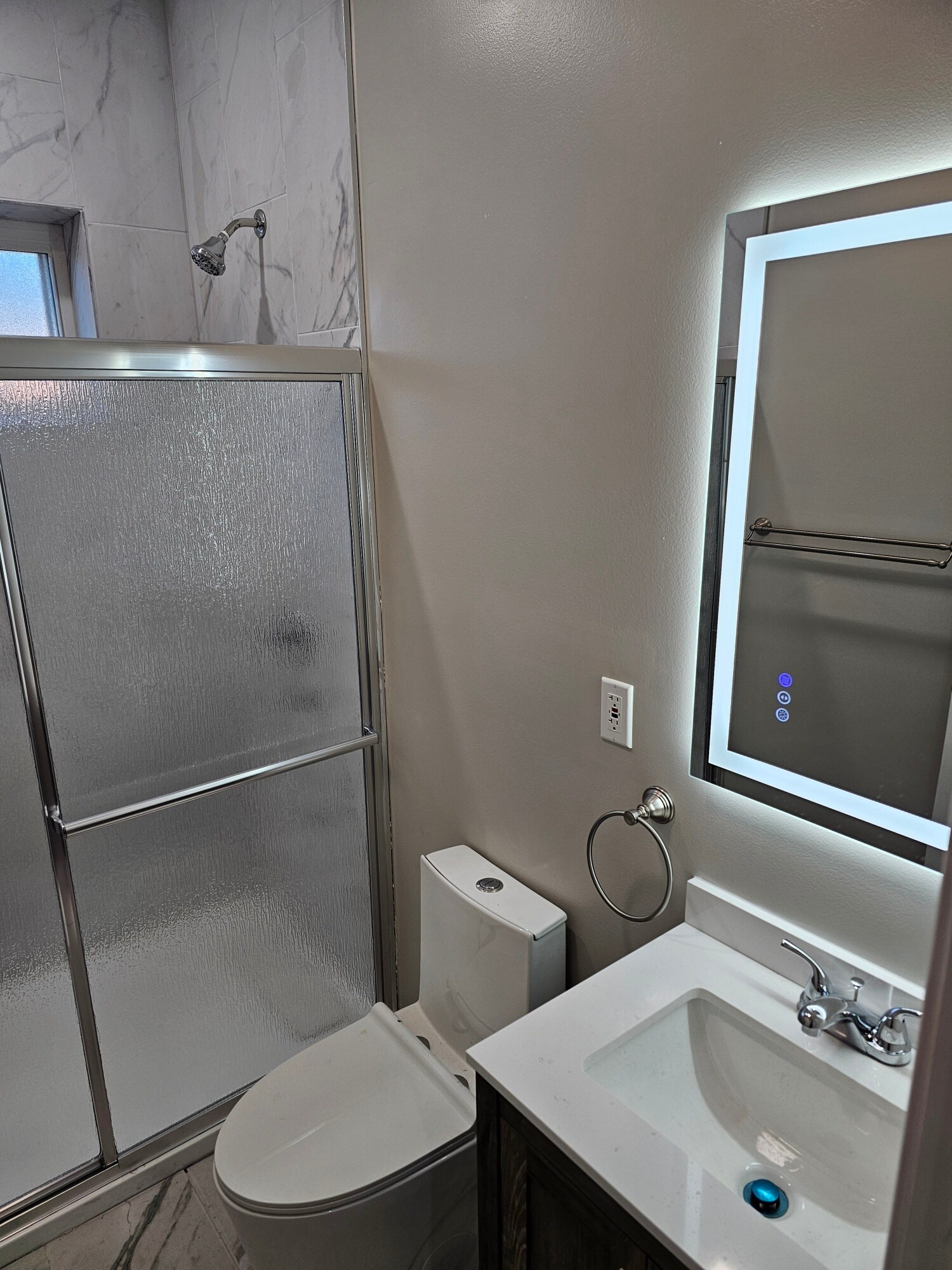 Building Photo - 6 W 30th St