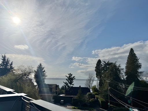 Building Photo - Luxury Sunset Hill Townhome w/ Water View! Available Now!