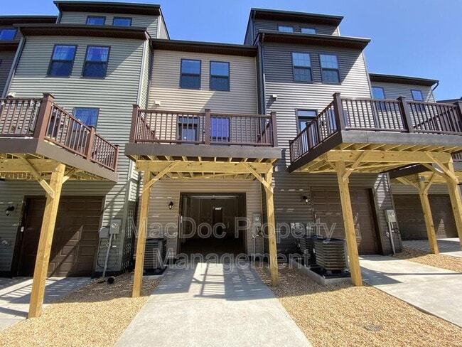 Building Photo - 1018 Trestle Dr