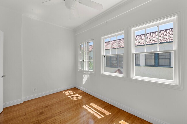Building Photo - 647 N Spaulding Ave