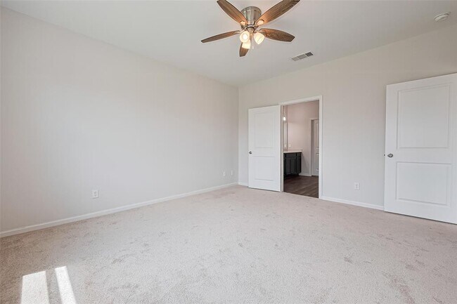 Building Photo - 1025 Banyon Tree Ln