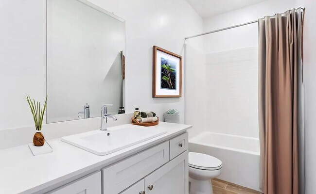 Building Photo - 7066 W Cheshire Ave