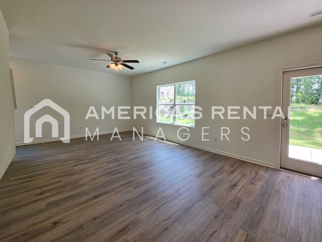 Building Photo - DEPOSIT PENDING! Spacious Home for Rent in Calera, AL!