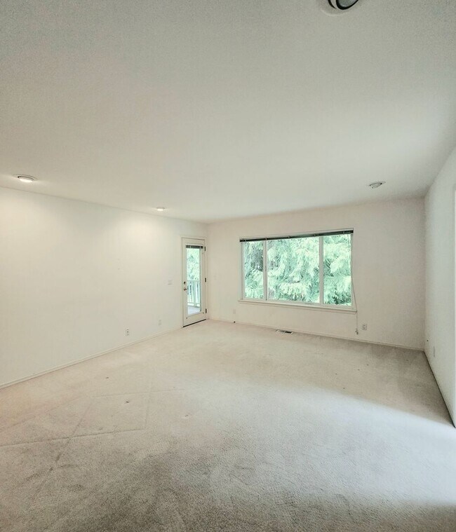 Building Photo - ***PENDING APPLICATION***Single Level 3 Bedroom, 2.5 Bath Spacious Home For Rent in Port Ludlow!