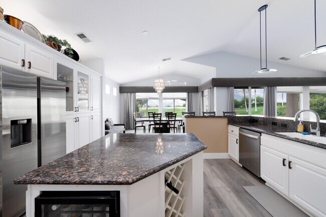 Building Photo - 29581 W Laguna Dr