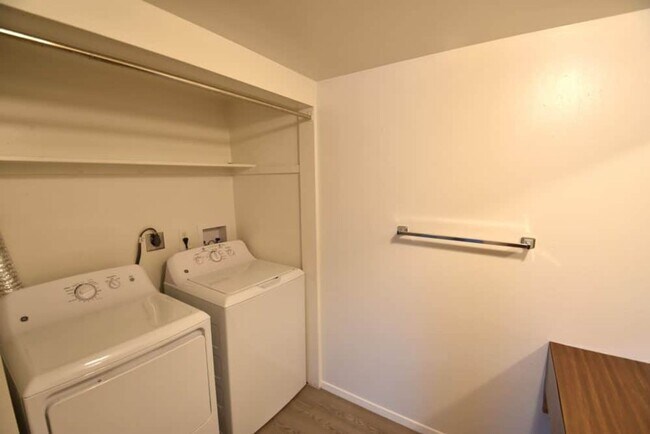 Building Photo - 4440 Laguna Pl