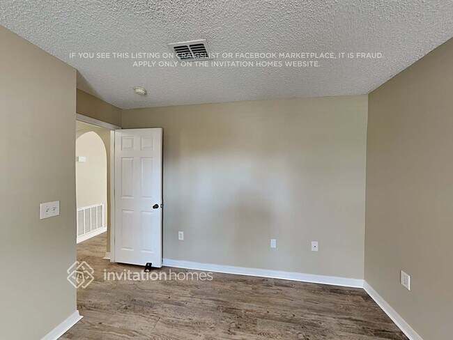 Building Photo - 10436 Opus Dr