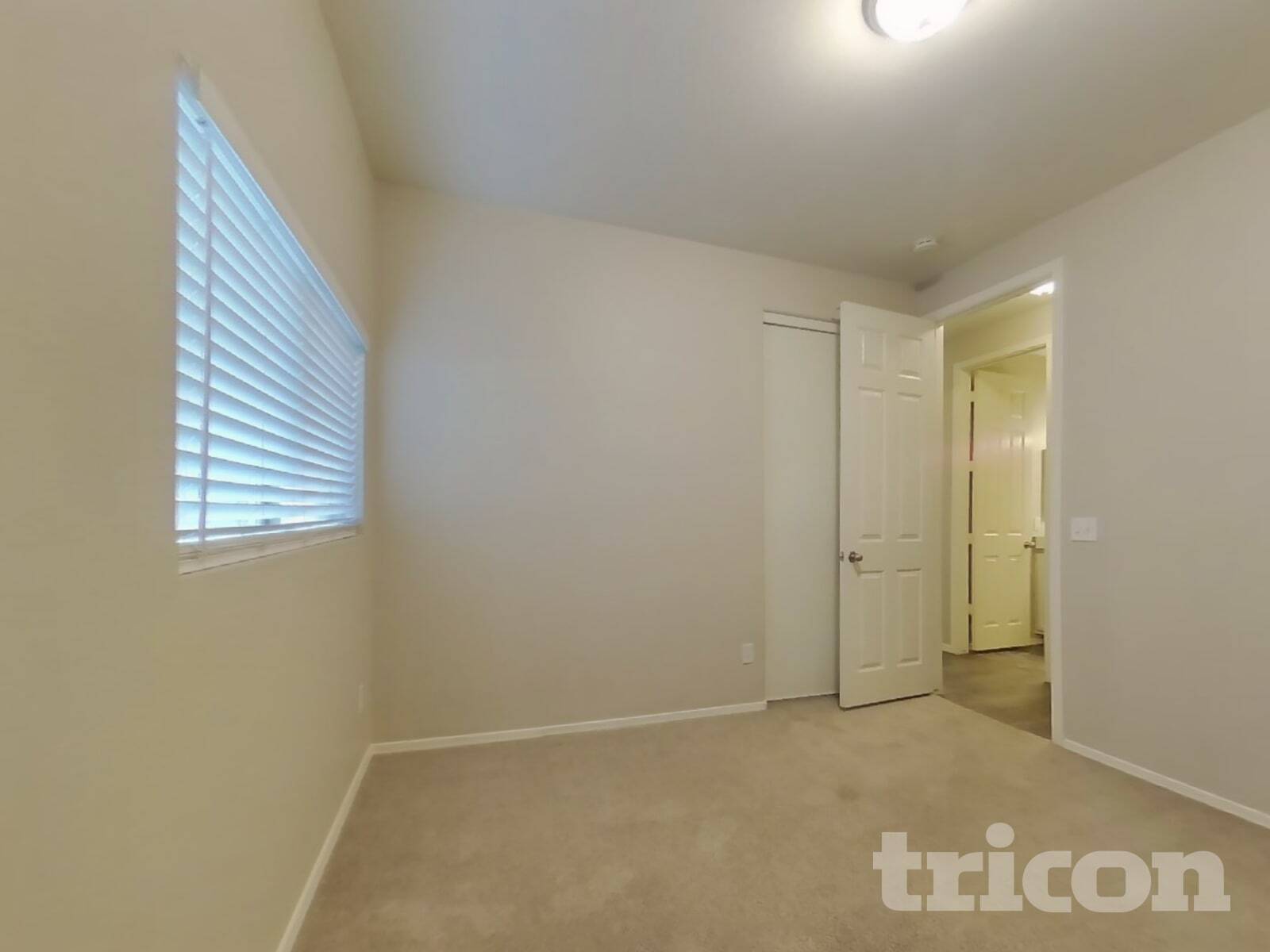 Building Photo - 15409 W Cameron Dr
