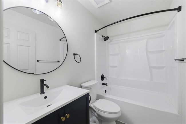 Building Photo - 712 NE 26th St