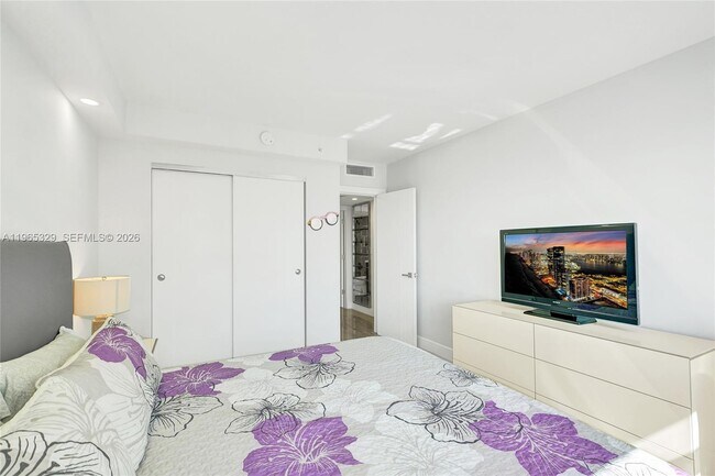 Building Photo - 2501 S Ocean Dr