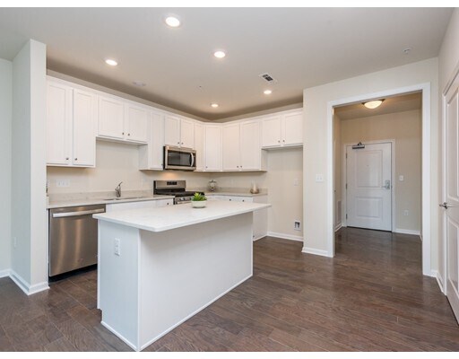 Building Photo - 130 University Ave