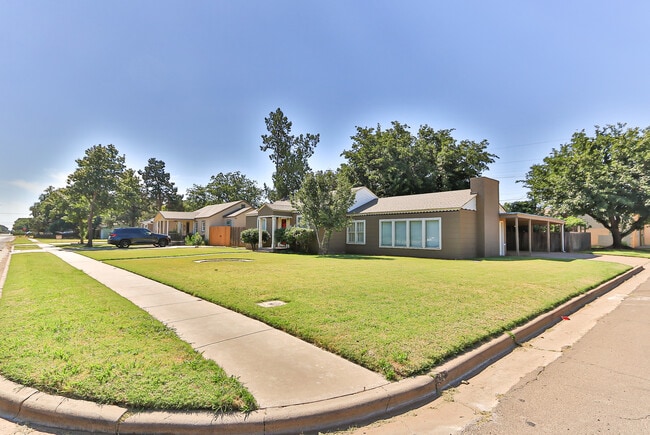 Building Photo - 2517 33rd St