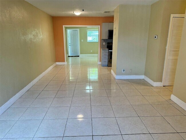 Building Photo - 6471 SW 27th Street