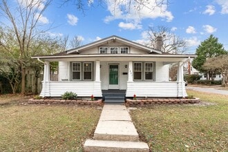 Building Photo - Your Dream Home Awaits in Norfolk!