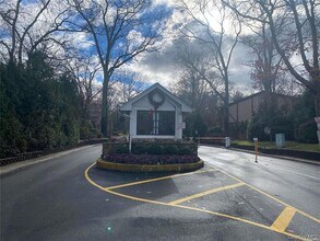 Building Photo - 389 Clubhouse Ct