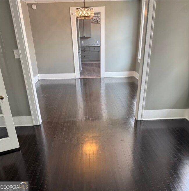 Building Photo - 919 Inverness Ave